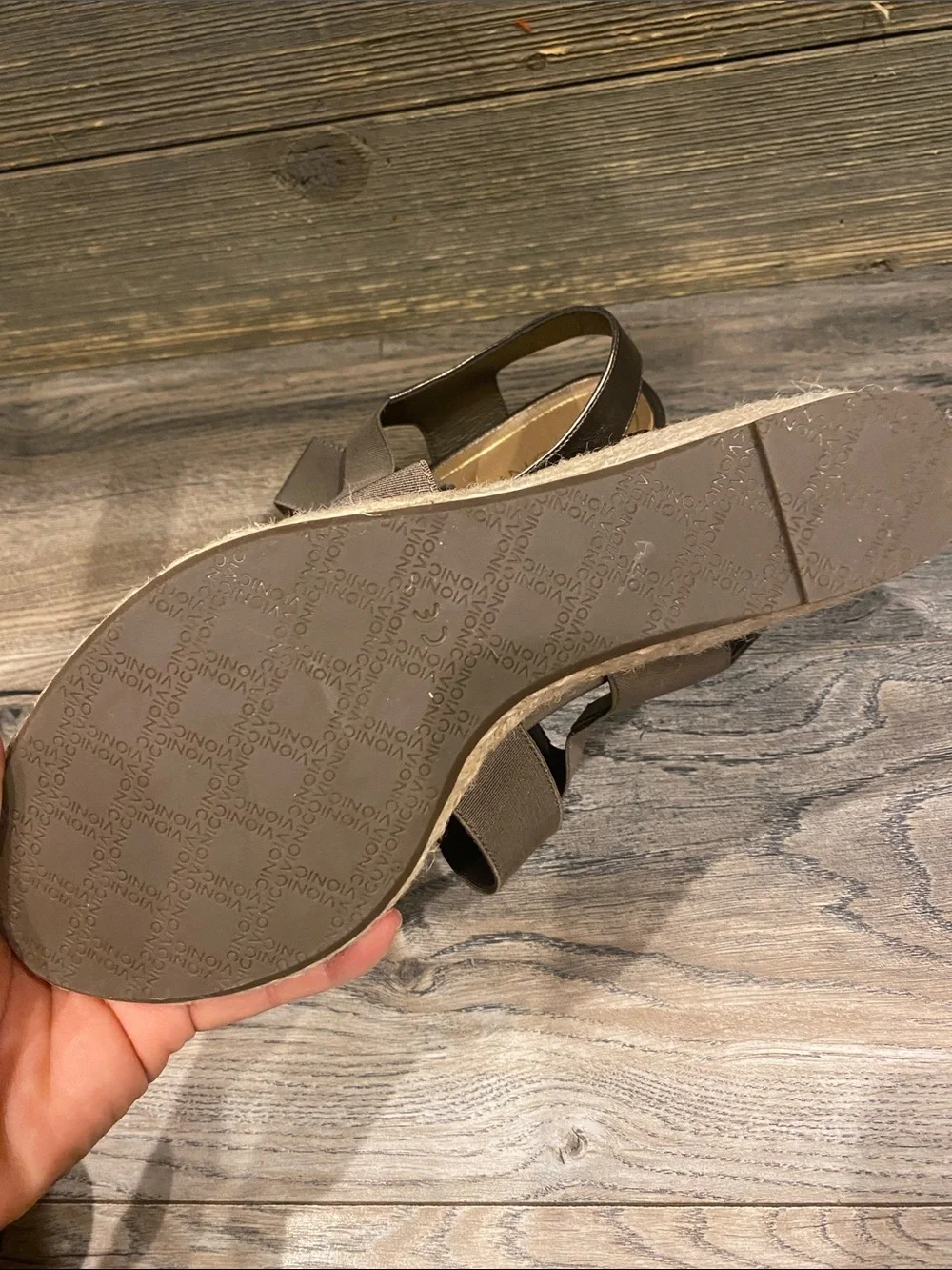 Vionic wedges size 9